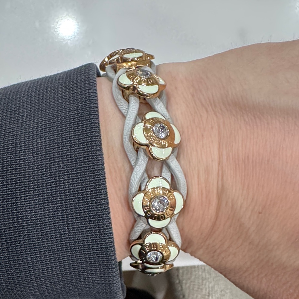 Elegant Gold and Silver Flower Bracelet